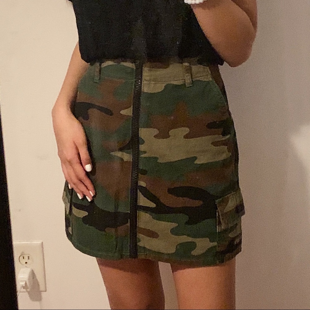 Forever21 Causal Camo Mini Skirt